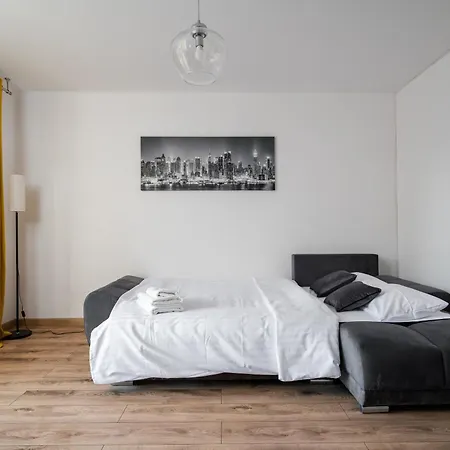 Lägenhet Bemowo Lotnisko Snug By Bookinghost *